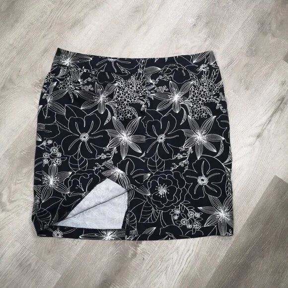 Encore Ladies Size 18 Black & White Flower Patterned Straight Fit Skirt - Picture 2 of 9